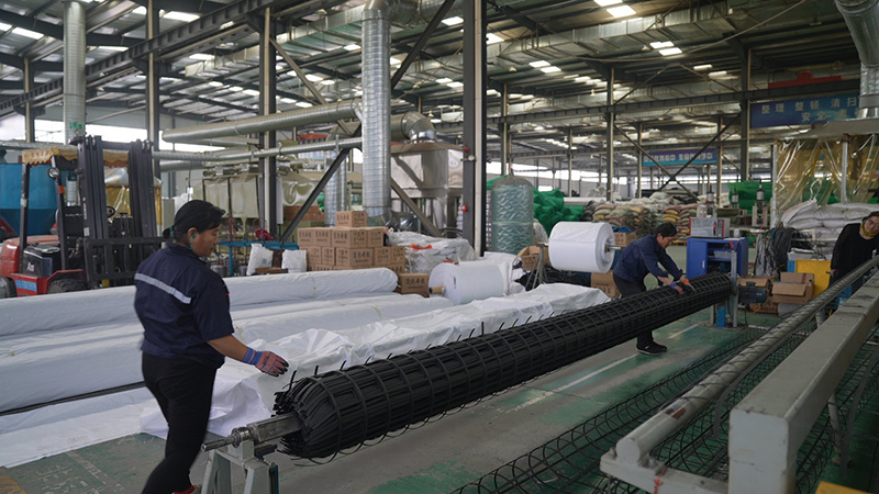 Taller de producción de geomallas