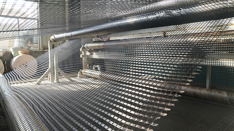 Producción de geomallas de fibra de vidrio