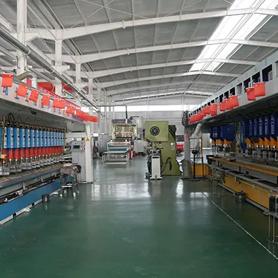 Taller de producción limpio y ordenado